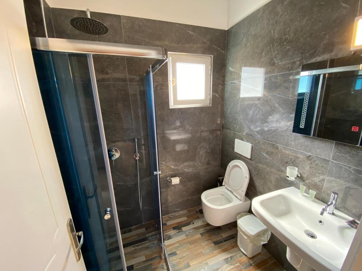 Karos Hotel Llaman Himarë Extérieur photo