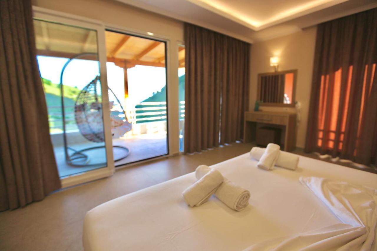 Karos Hotel Llaman Himarë Extérieur photo
