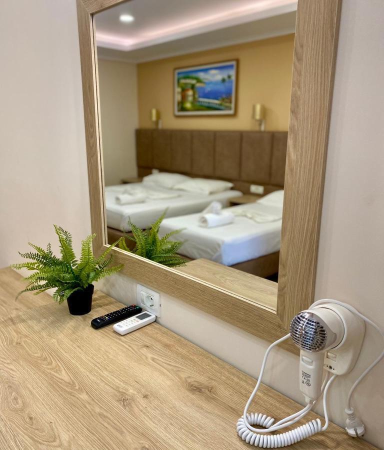 Karos Hotel Llaman Himarë Extérieur photo