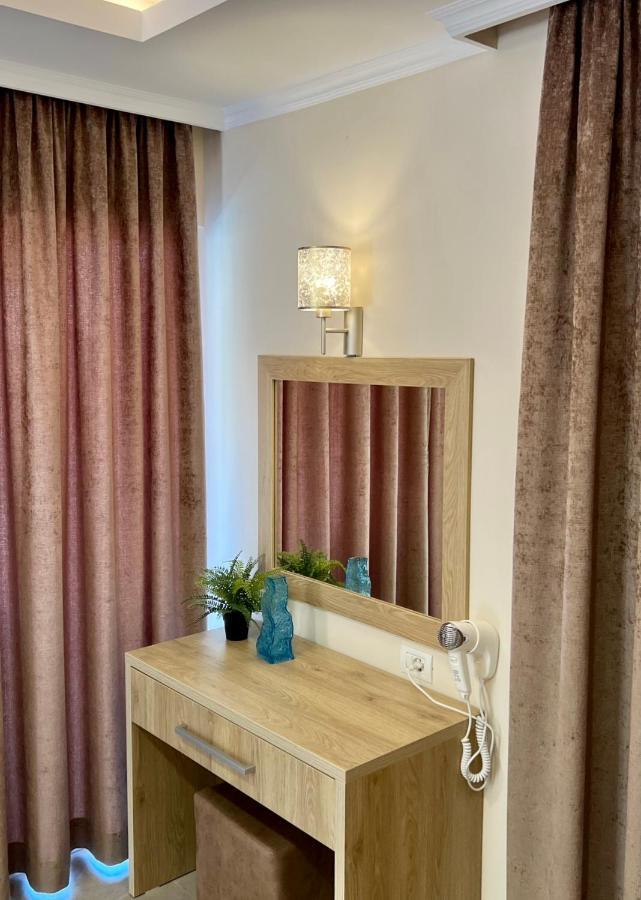 Karos Hotel Llaman Himarë Extérieur photo