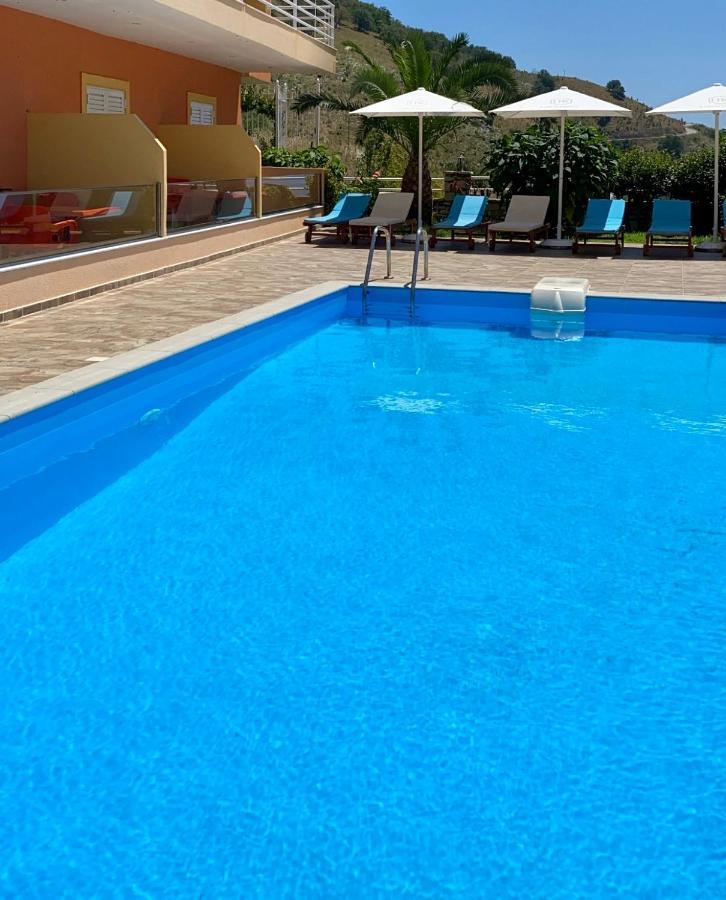 Karos Hotel Llaman Himarë Extérieur photo