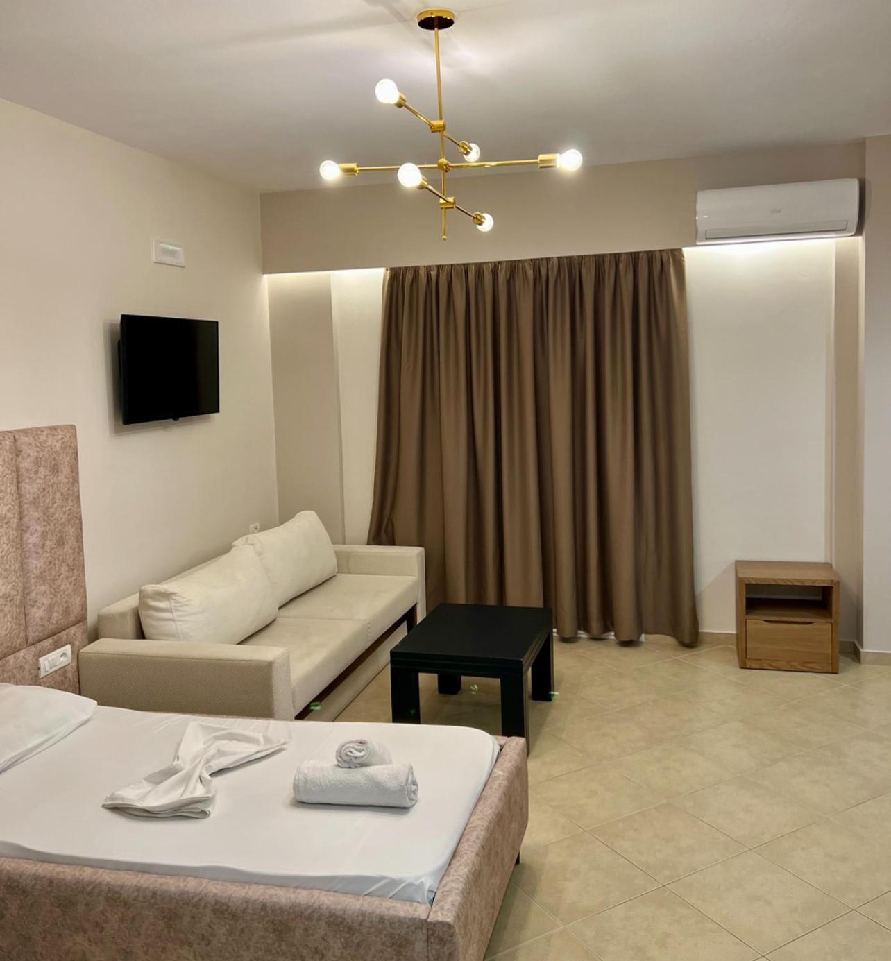 Karos Hotel Llaman Himarë Extérieur photo
