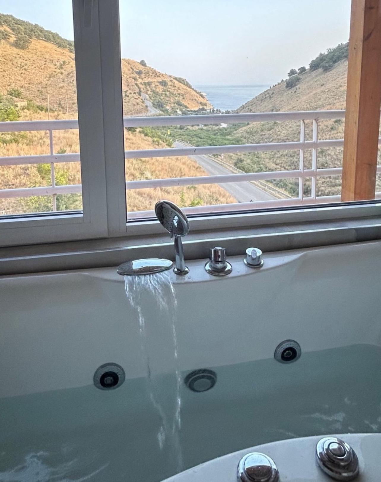 Karos Hotel Llaman Himarë Extérieur photo
