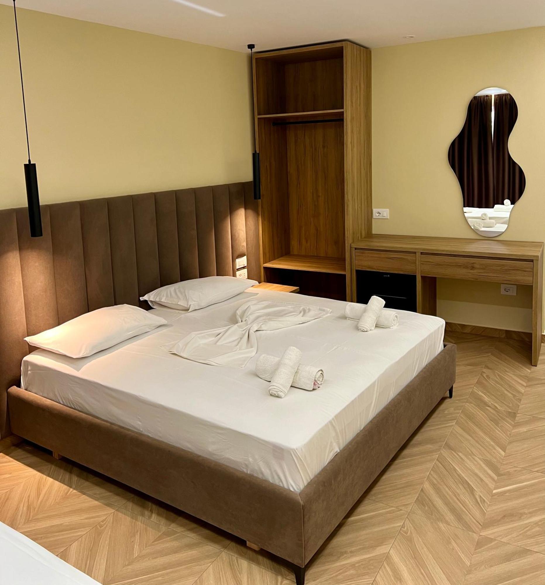 Karos Hotel Llaman Himarë Extérieur photo