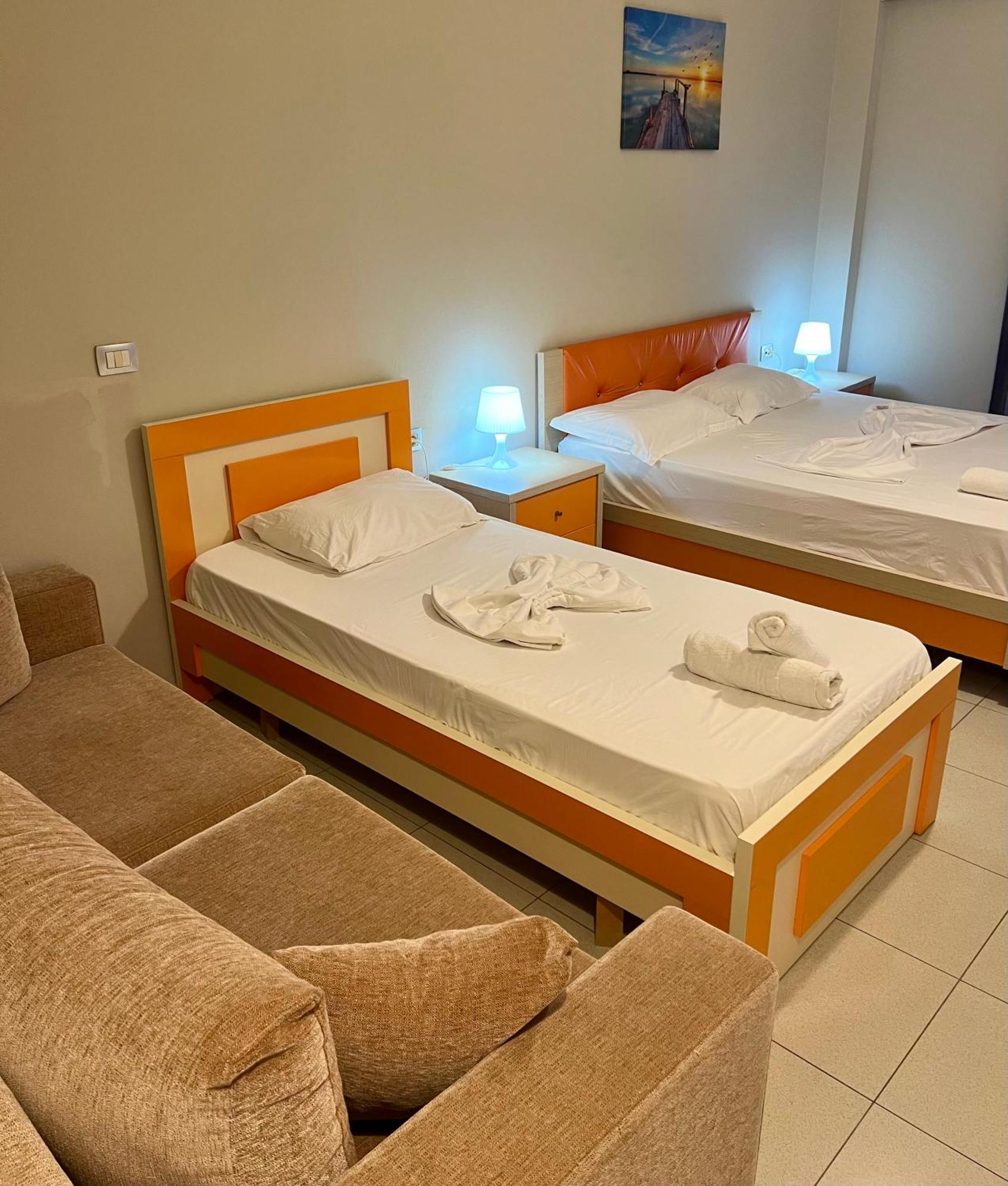 Karos Hotel Llaman Himarë Extérieur photo
